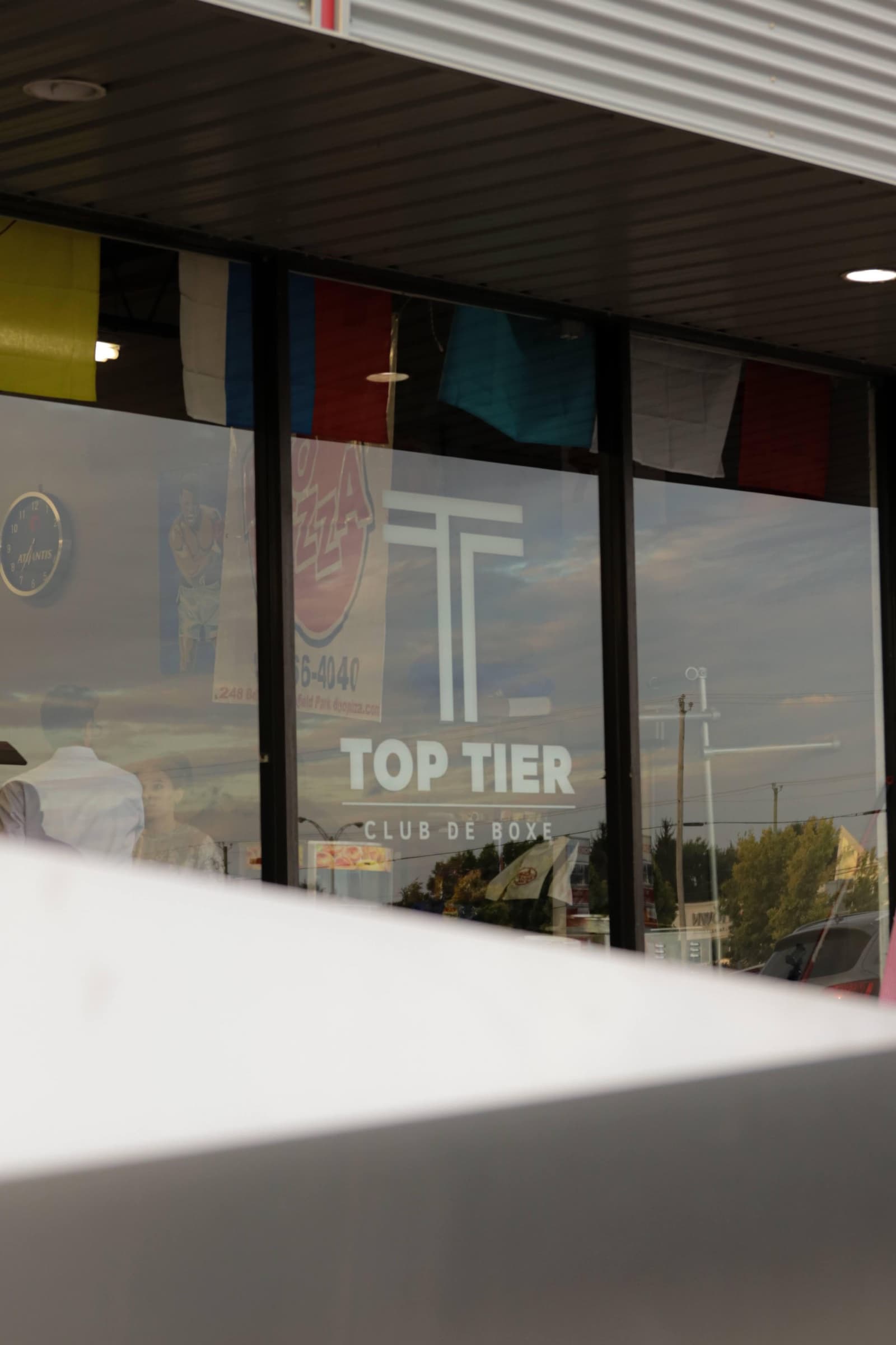 Façade du Top Tier à Brossard