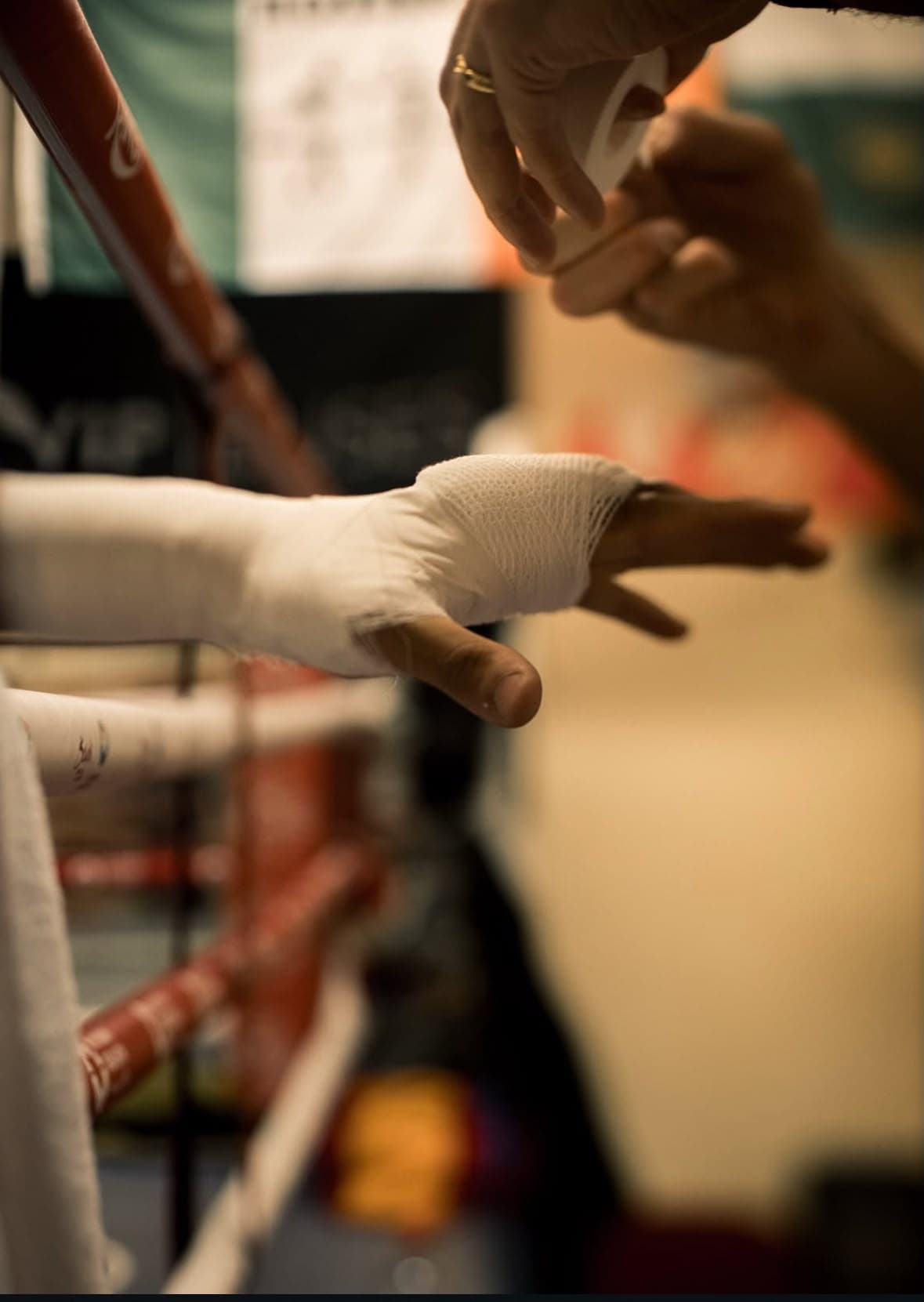 Bandage des mains avant l'entraînement